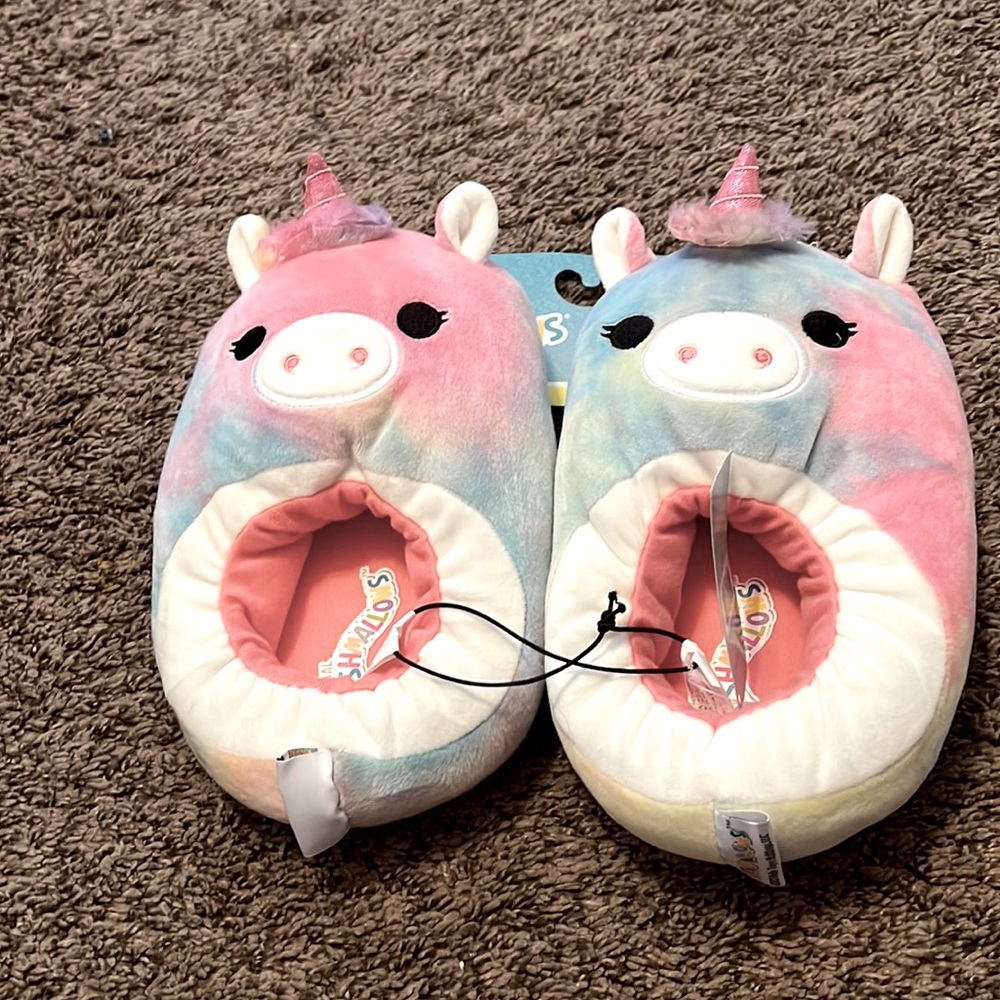 Squishmallow slippers. Brand new with tags never worn! Unicorn plush 🦄💕💕